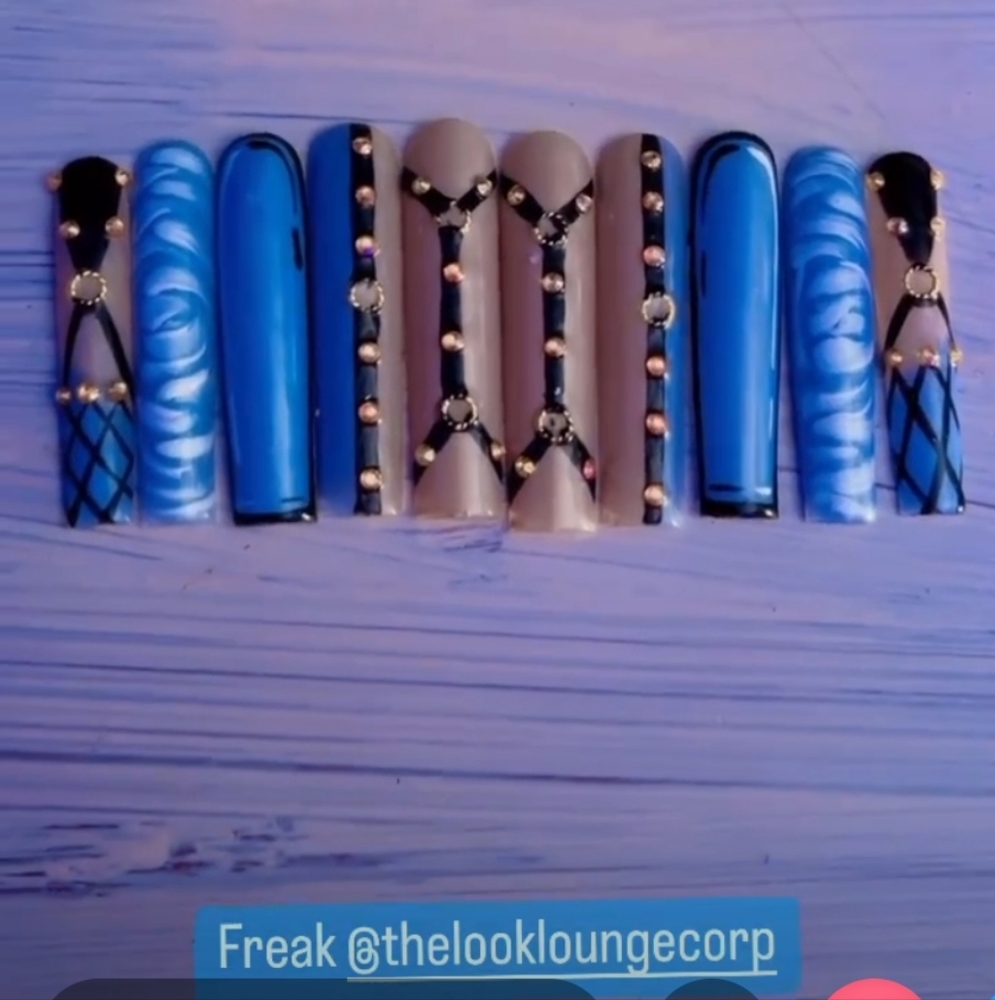 CUSTOM PRESS ON NAILS